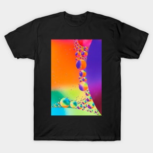 Colorful close up of oil drops in water T-Shirt